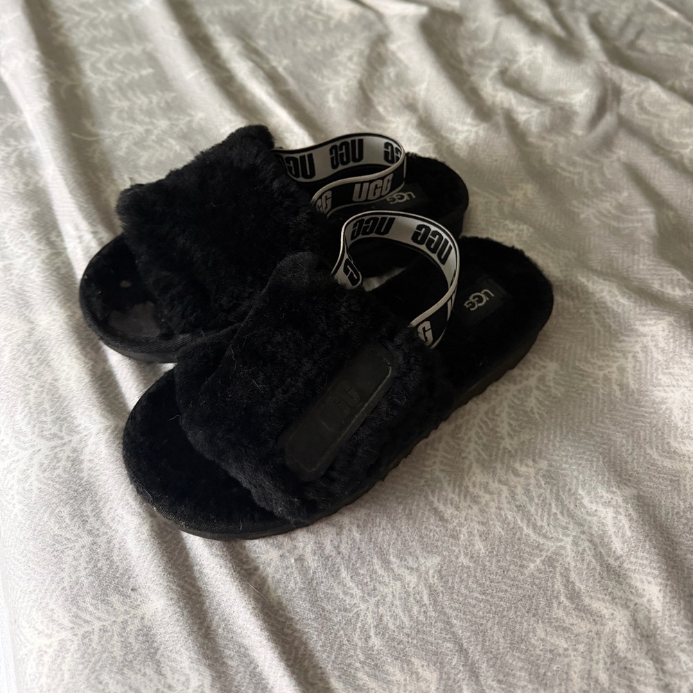 Ugg Slippers Youth Size 4